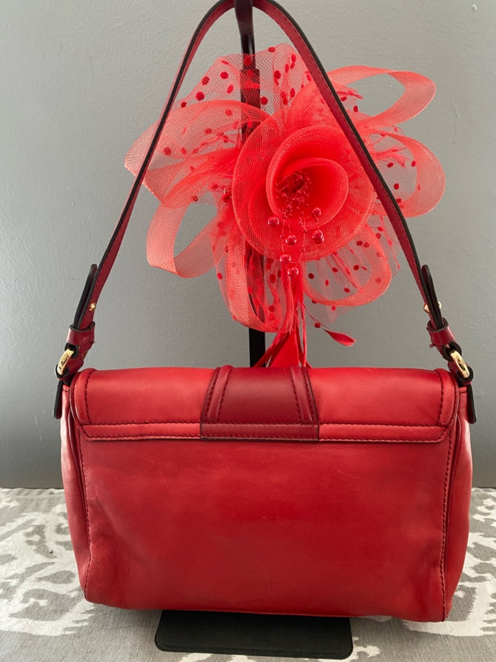 Salvatore Ferragamo Red Leather Shoulder Bag w/Gold Bow and Red Compact Wallet - Picture 4 of 14